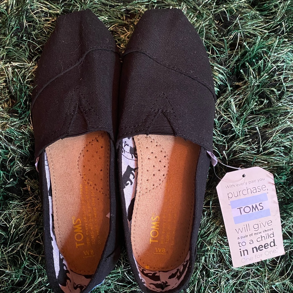 BNWT Toms shoes.